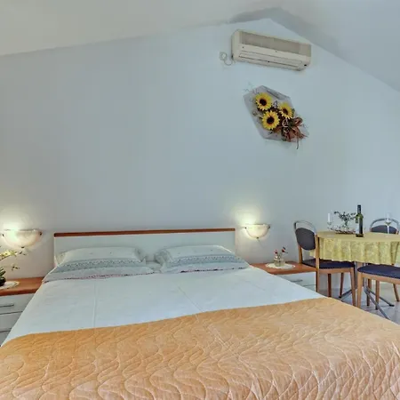 Apartment Fuer 2 Personen Ca 24 Qm In Banjole, Istrien Istrische Riviera