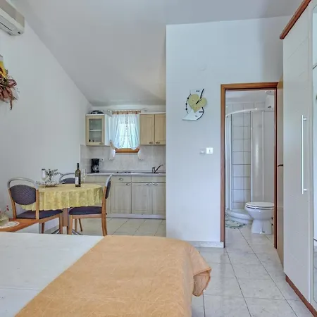 Fuer 2 Personen Ca 24 Qm In Banjole, Istrien Istrische Riviera *